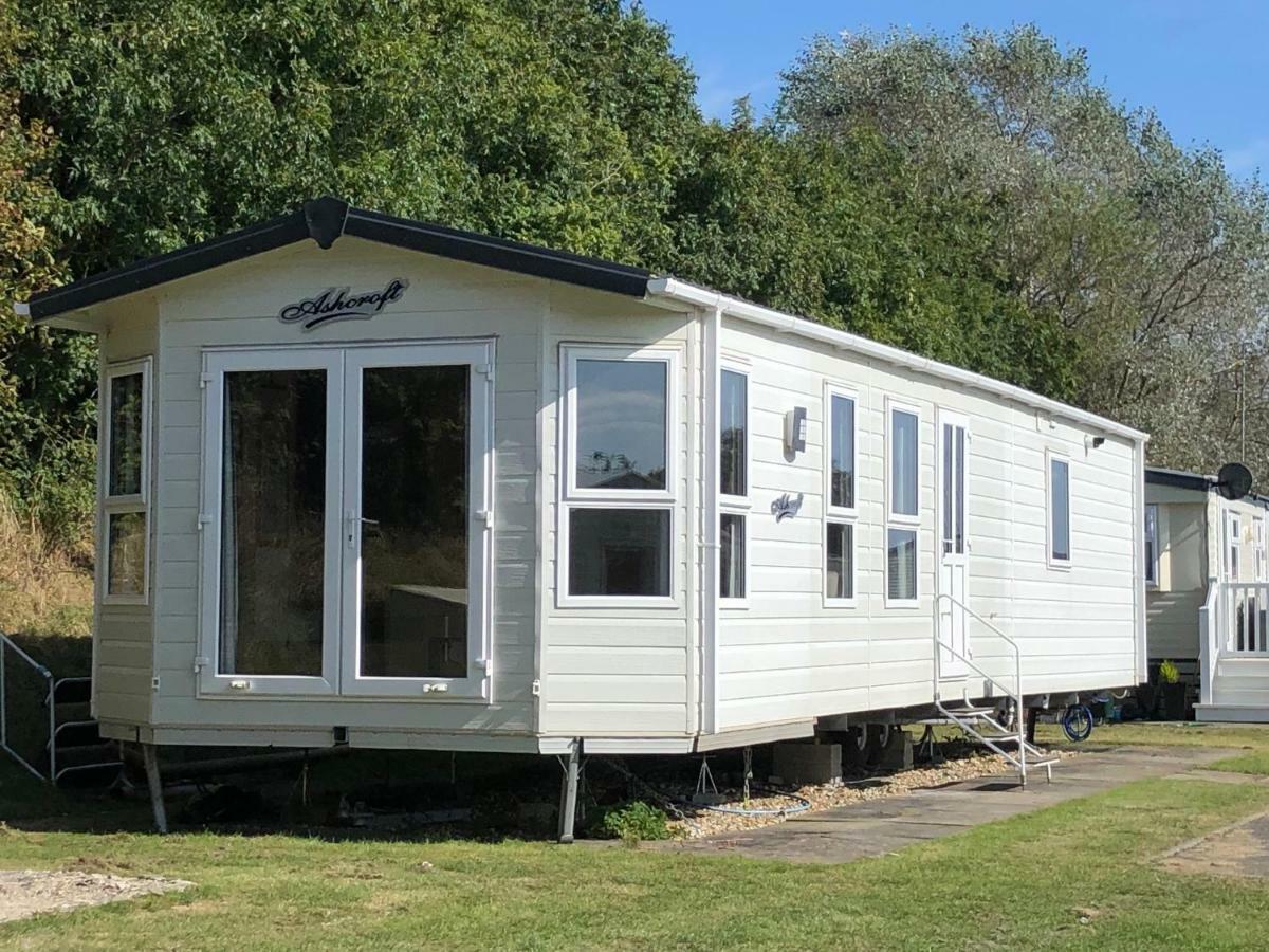 Отель Gold Standard Caravan On South View Park Скегнесс Экстерьер фото